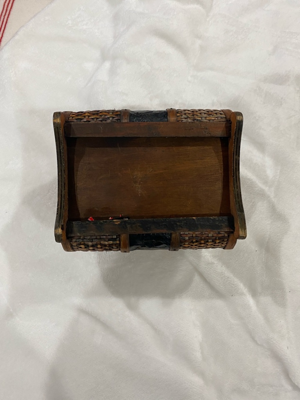 VINTAGE Woven Rattan Treasure Chest Jewelry Box - Brown - Picture 5 of 11